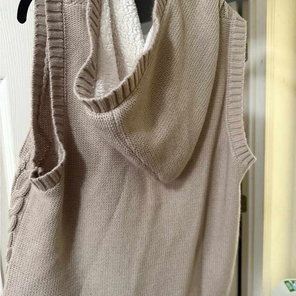 Grace & Lace Tan Cable Knit Sleeveless Cardigan - Picture 3 of 3